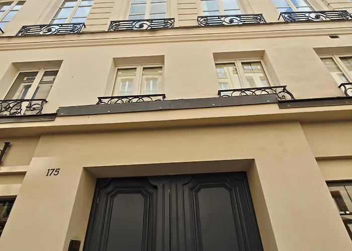 Louvre 1-min Walk Elegant 4 Sleeper *