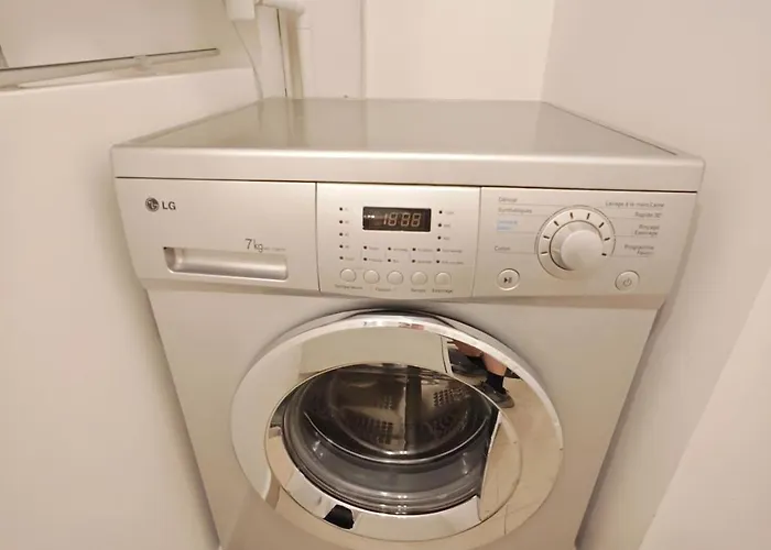 Louvre 1-min Walk Elegant 4 Sleeper *