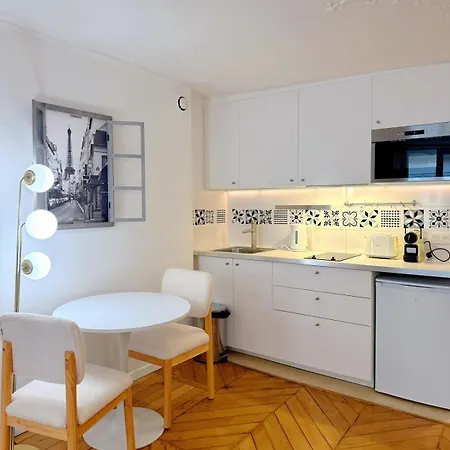 Apartman Louvre 1-min Walk Elegant